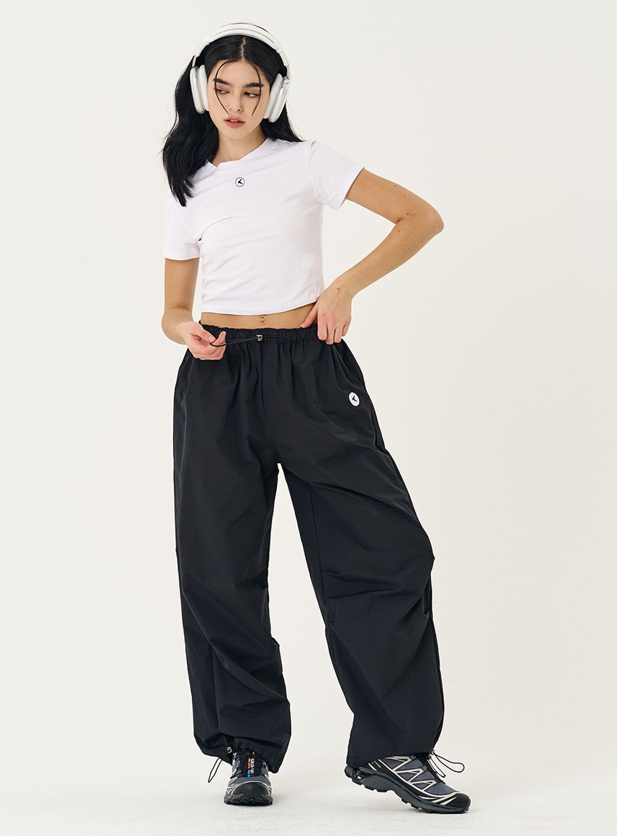 인터레스트(INTEREST) LOGO CROP TOP_WHITE