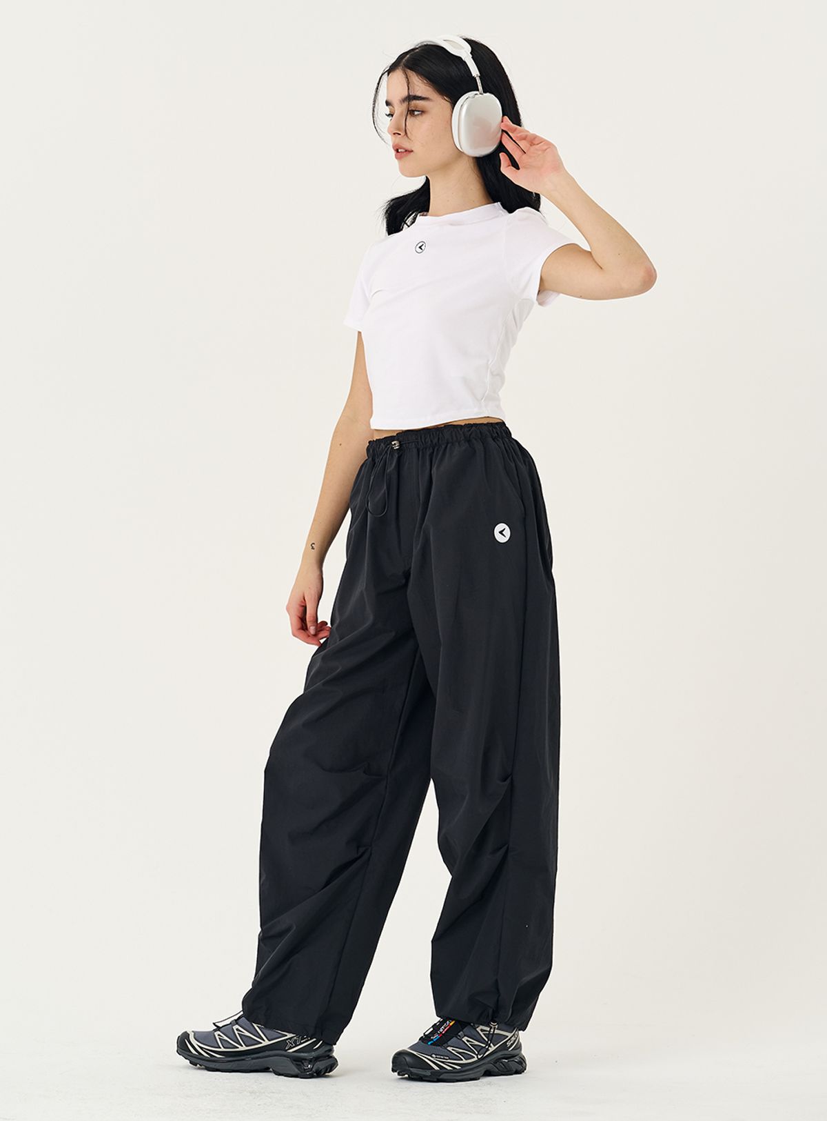 인터레스트(INTEREST) LOGO CROP TOP_WHITE
