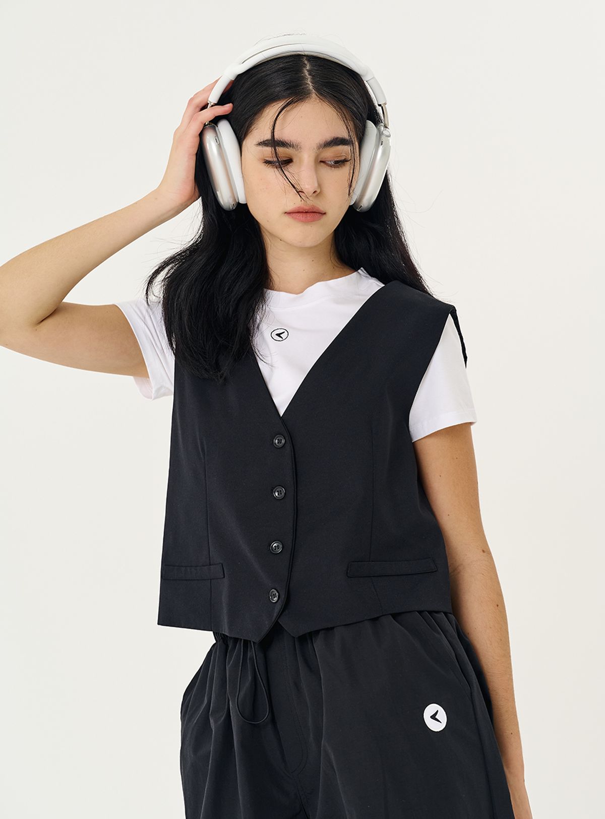 인터레스트(INTEREST) OVERFIT CROP VEST_BLACK
