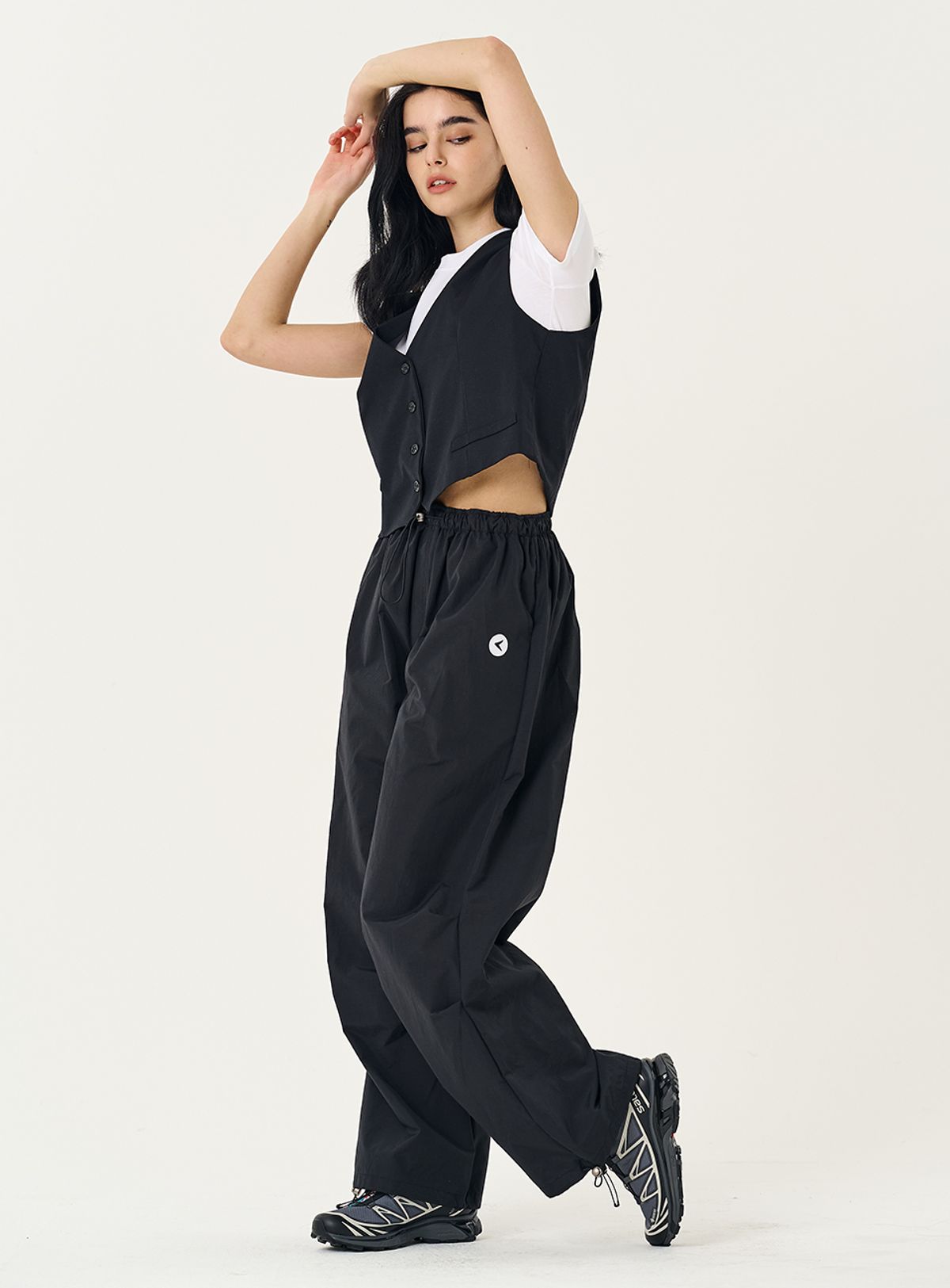 인터레스트(INTEREST) OVERFIT CROP VEST_BLACK