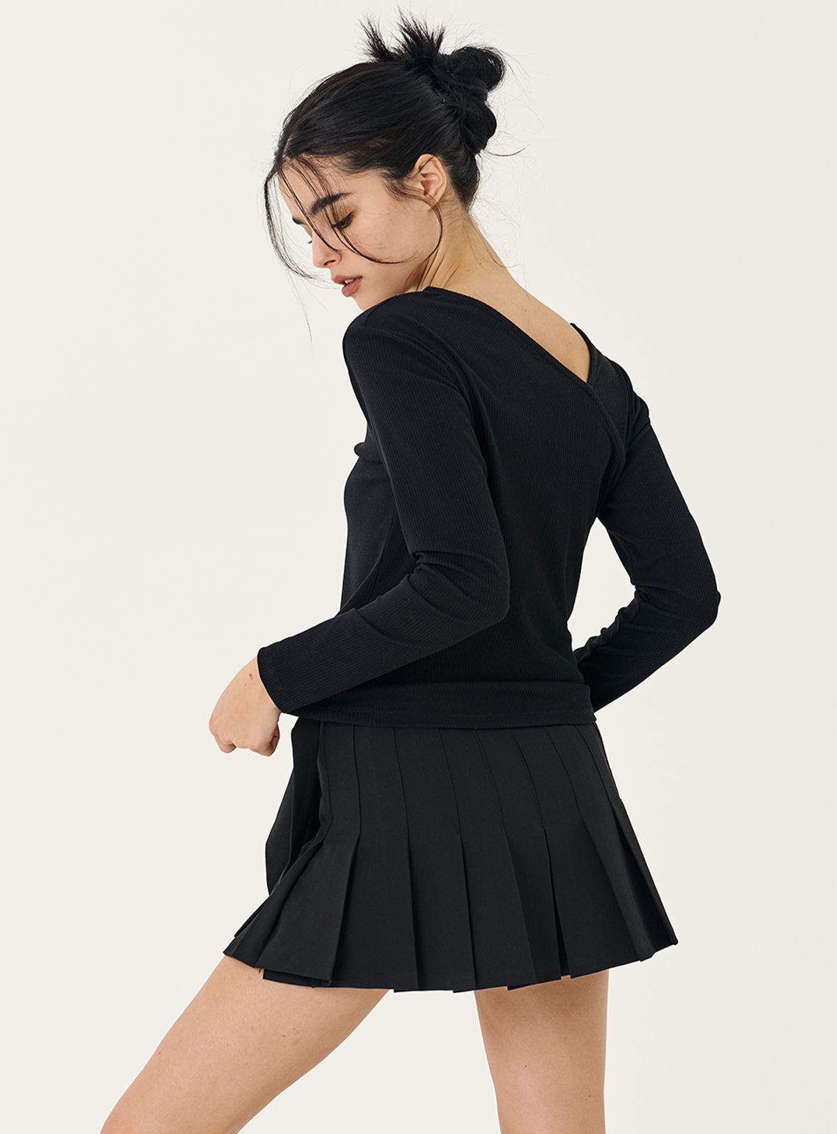 인터레스트(INTEREST) PLEATS WRAP MINI SKIRT_BLACK