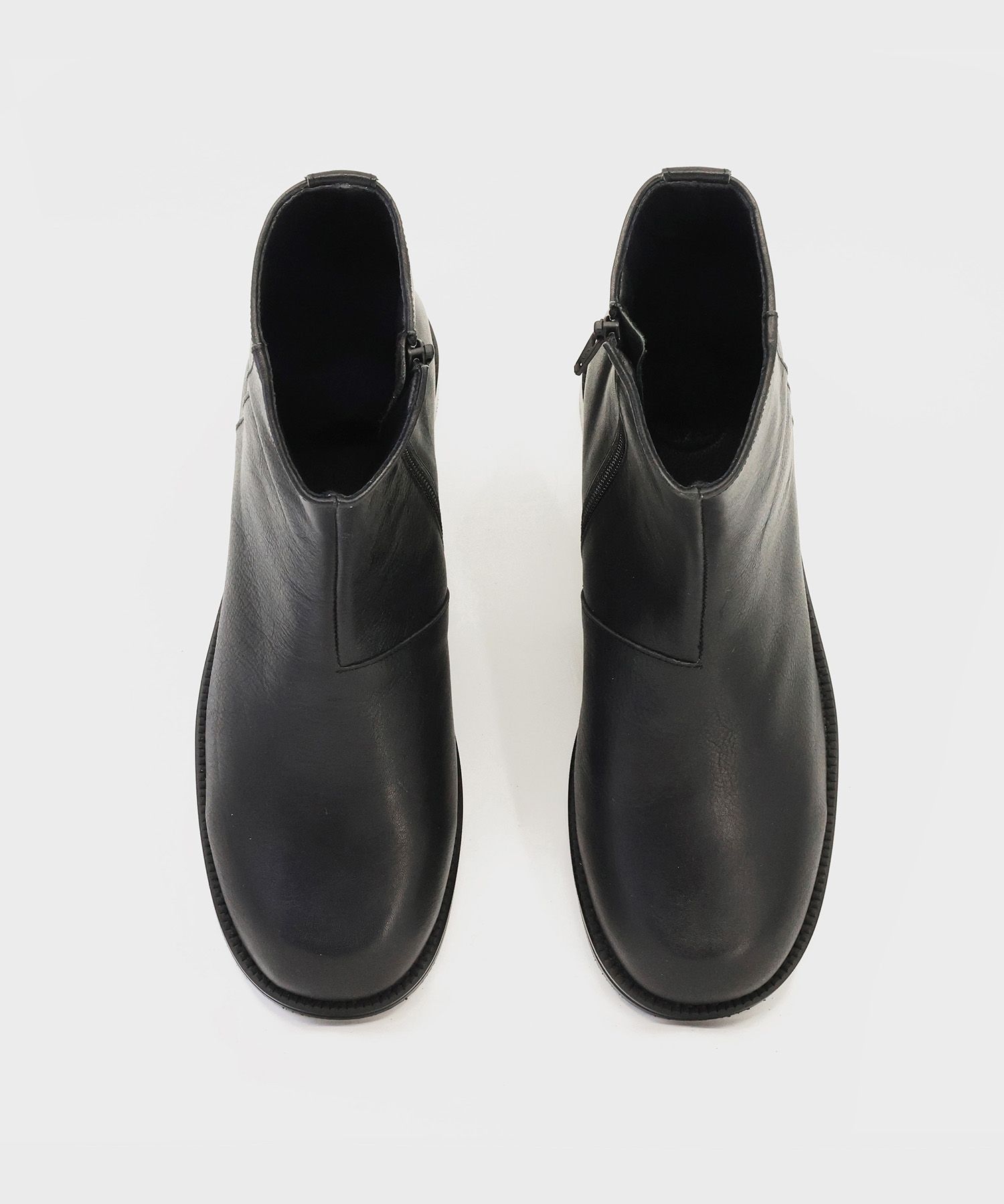 MUSINSA公式 | YASE Cowhide Gravel Chelsea Boots Black [VIBRAM]