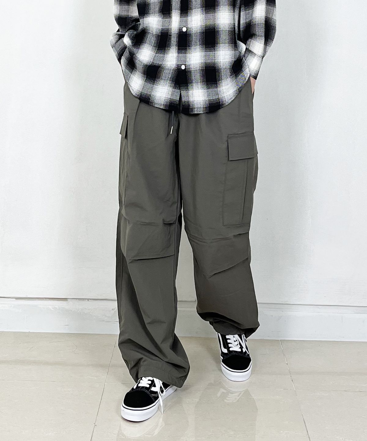 스케이터락(SK8ER ROCK) Knee tuck cargo nylon wide pants dimgray