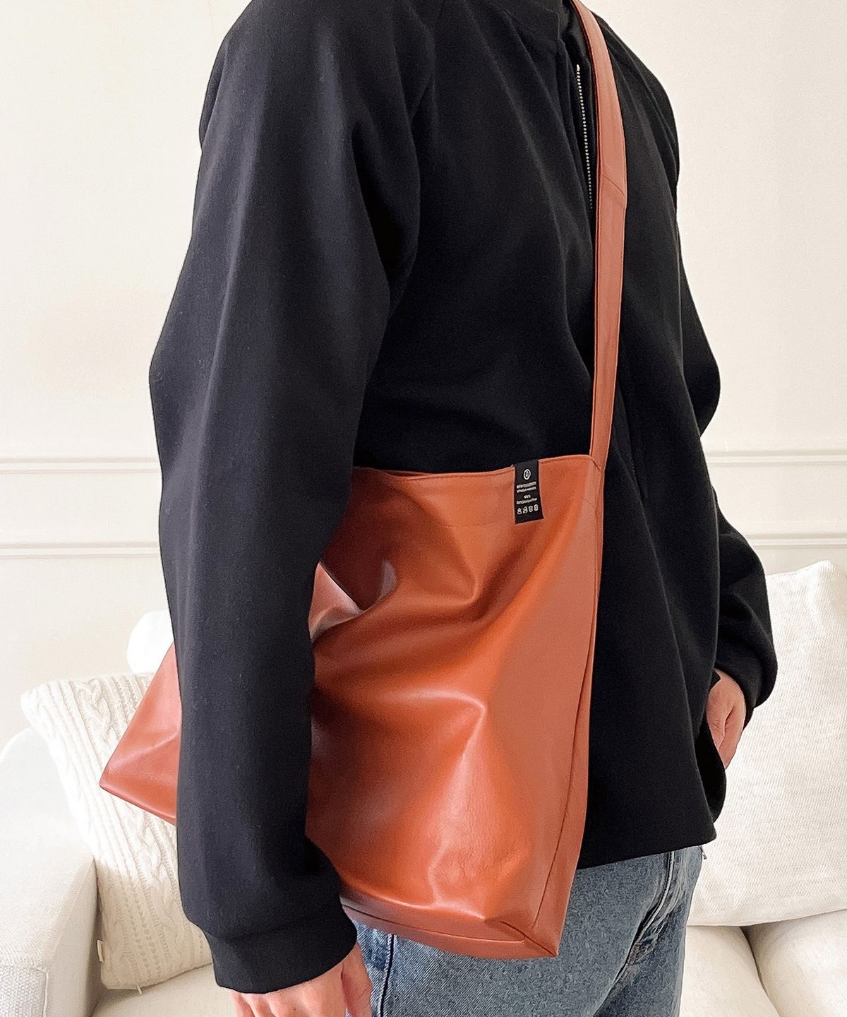 에이제로(AZERO) Soft Hobo Bag (Orange Brown)