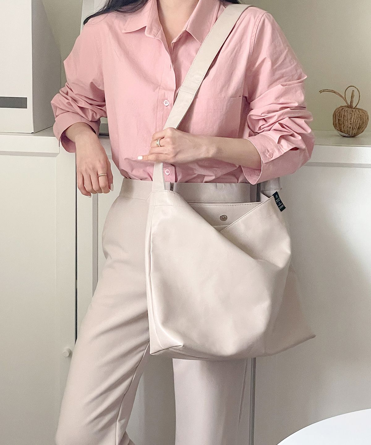 에이제로(AZERO) Soft Hobo Bag (Cream)