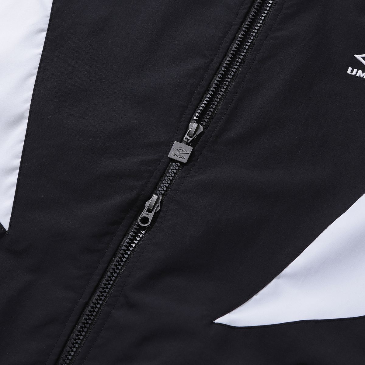 엄브로(UMBRO) UK 헤리티지 ver.2 스텐넥 자켓 블랙(UO321CJK92)