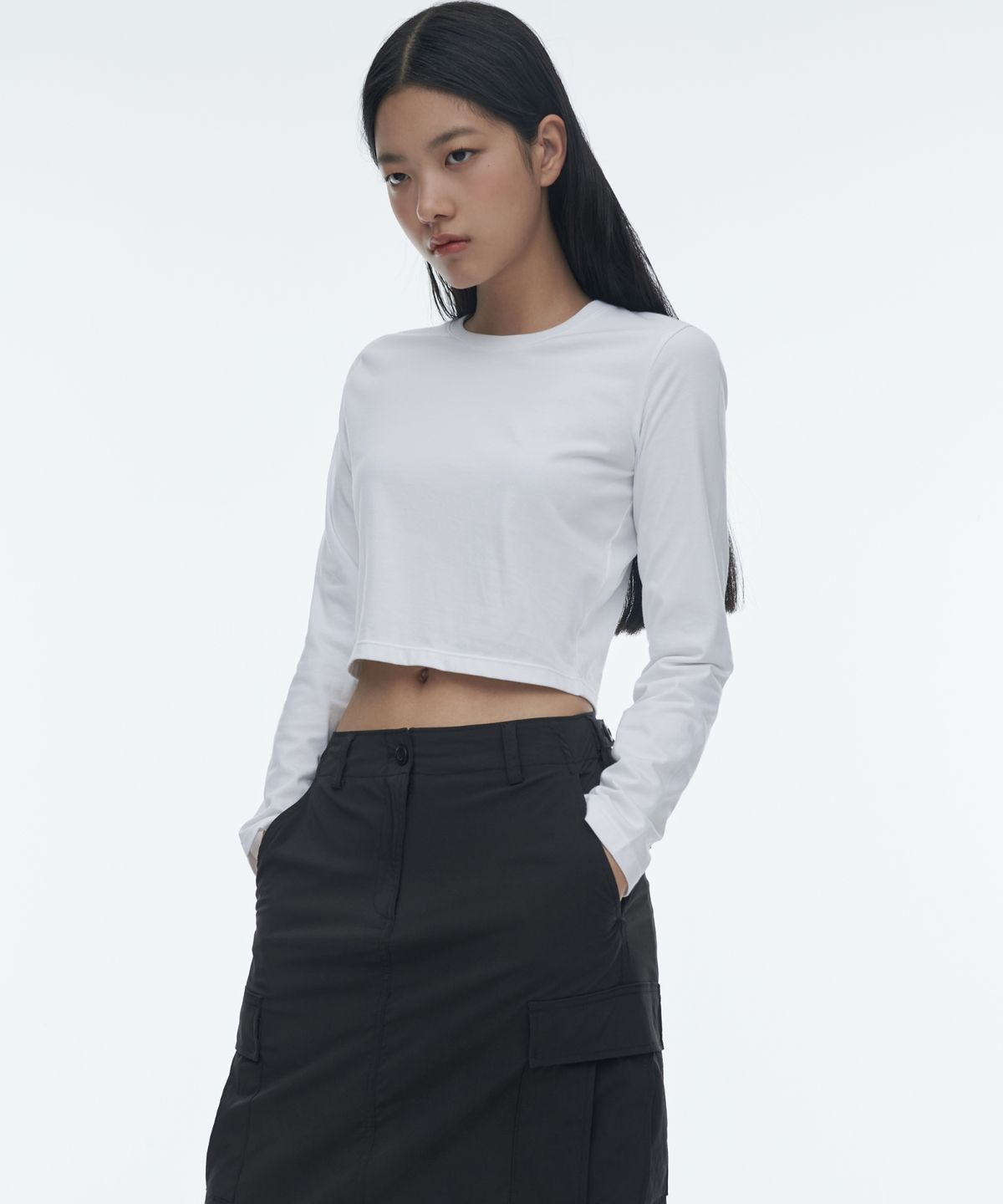 무신사 스탠다드 우먼(MUSINSA STANDARD WOMAN) [쿨탠다드] 우먼즈 크루 넥 크롭 긴소매 티셔츠 [화이트]