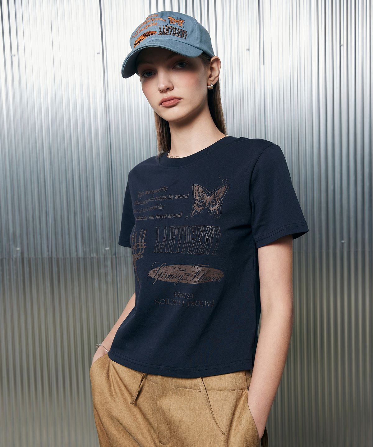 라티젠(LARTIGENT) L2 LARTIGENT T-SHIRT(NAVY)