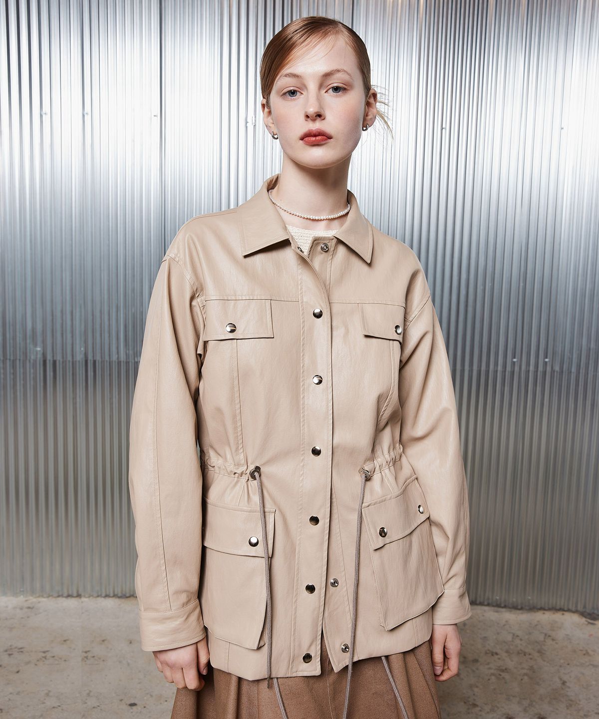 라티젠(LARTIGENT) L2 LEATHER POCKET JUMPER(BEIGE)