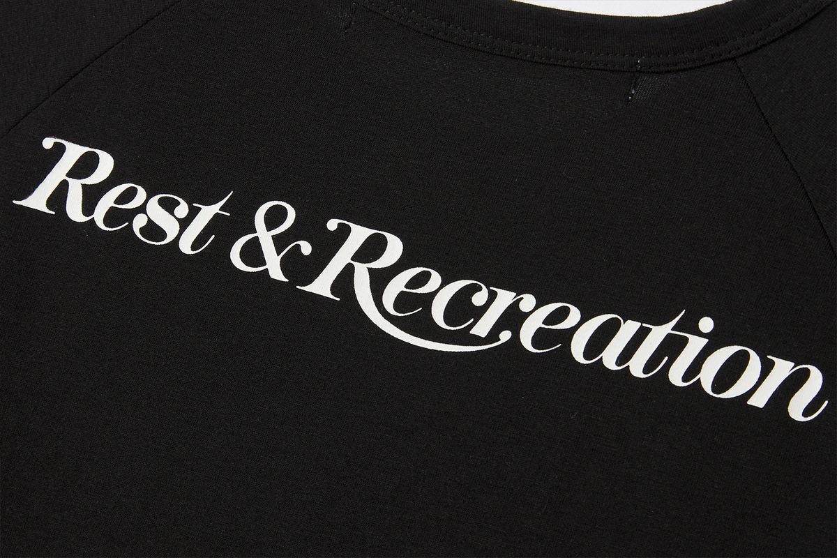 레스트앤레크레이션(REST&RECREATION) RR LOGO CROP T-SHIRT BLACK