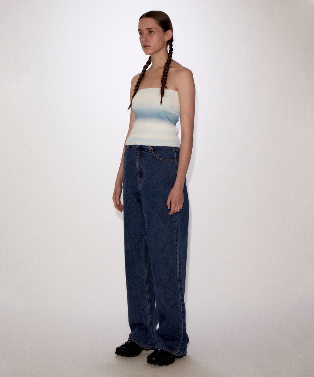 레스트앤레크레이션(REST&RECREATION) RR GRADATION BANDEAU KNIT TOP SKYBLUE