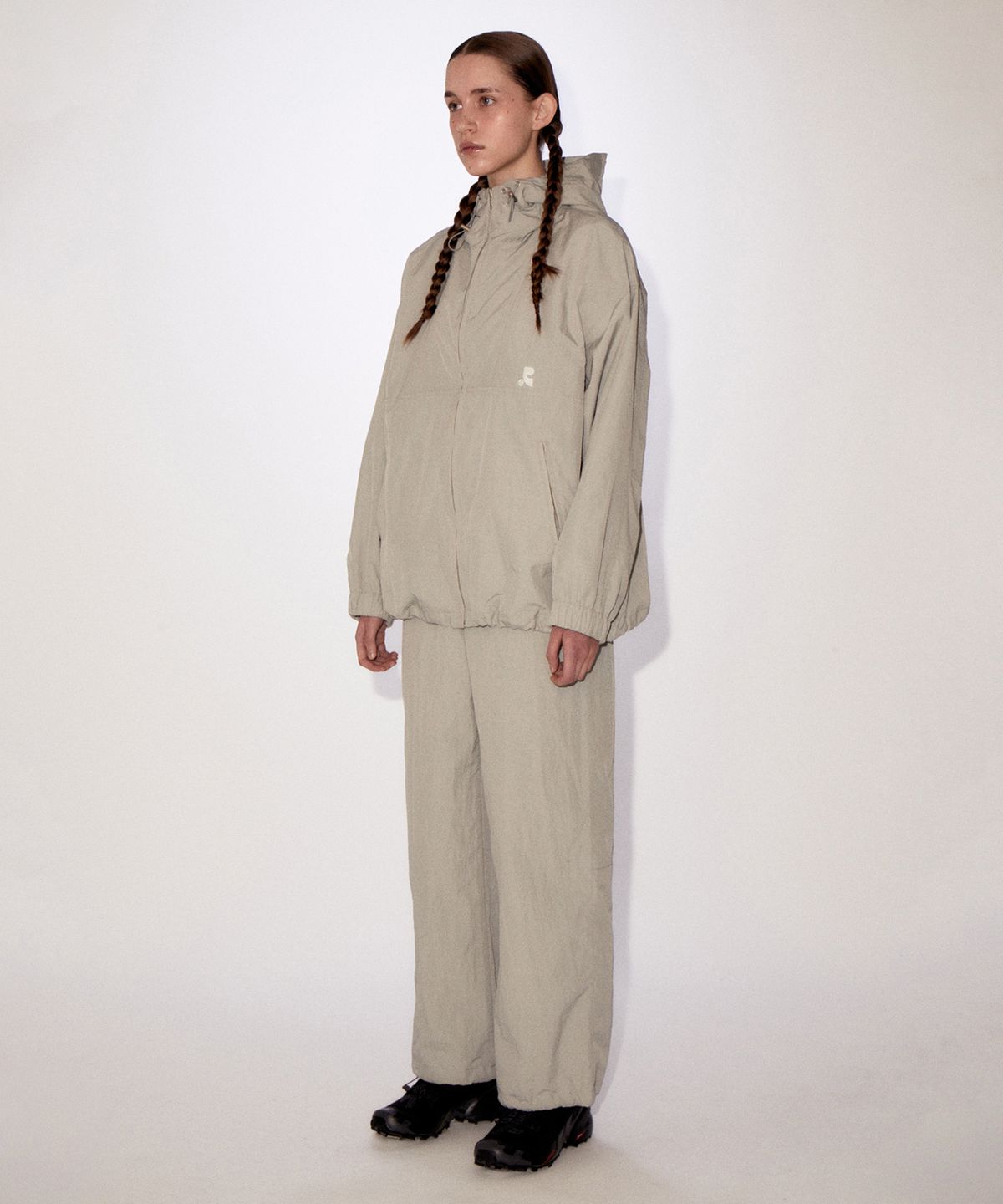 레스트앤레크레이션(REST&RECREATION) RR NYLON ANORAK LIGHTGREY