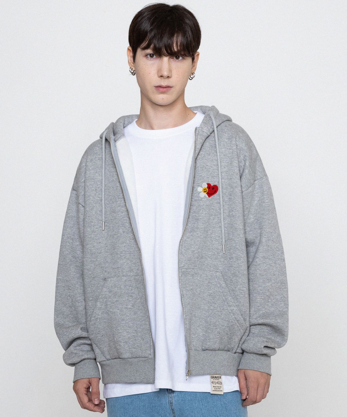 그레이버(GRAVER) [UNISEX]플라워 하트 하프스마일 자수 후드집업_그레이