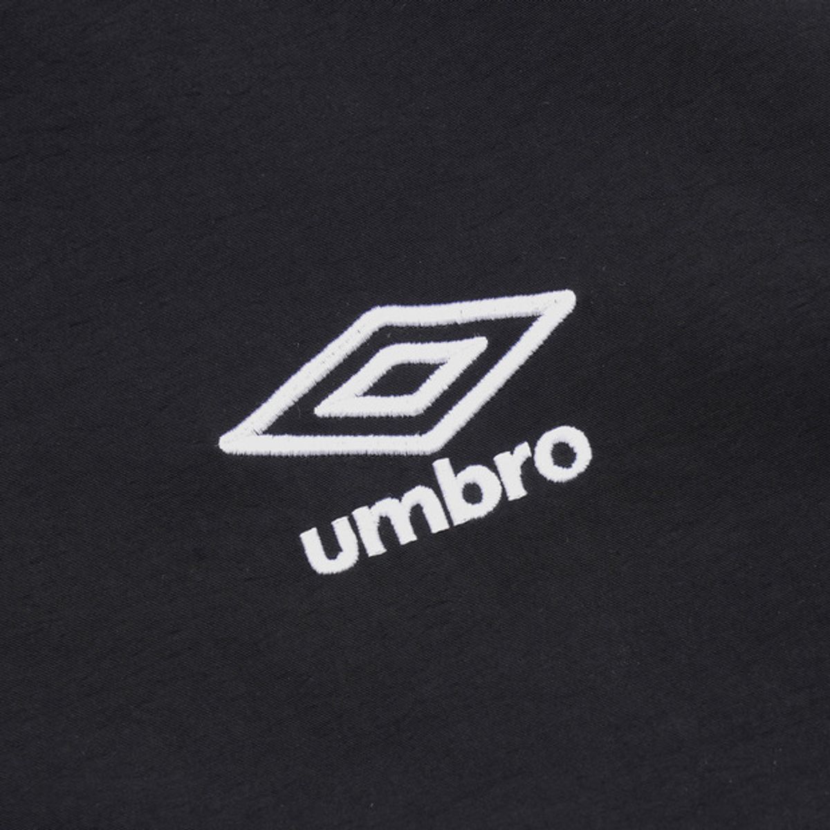 엄브로(UMBRO) 클래식 스탠넥 아노락 블랙(UQ321CWT93)