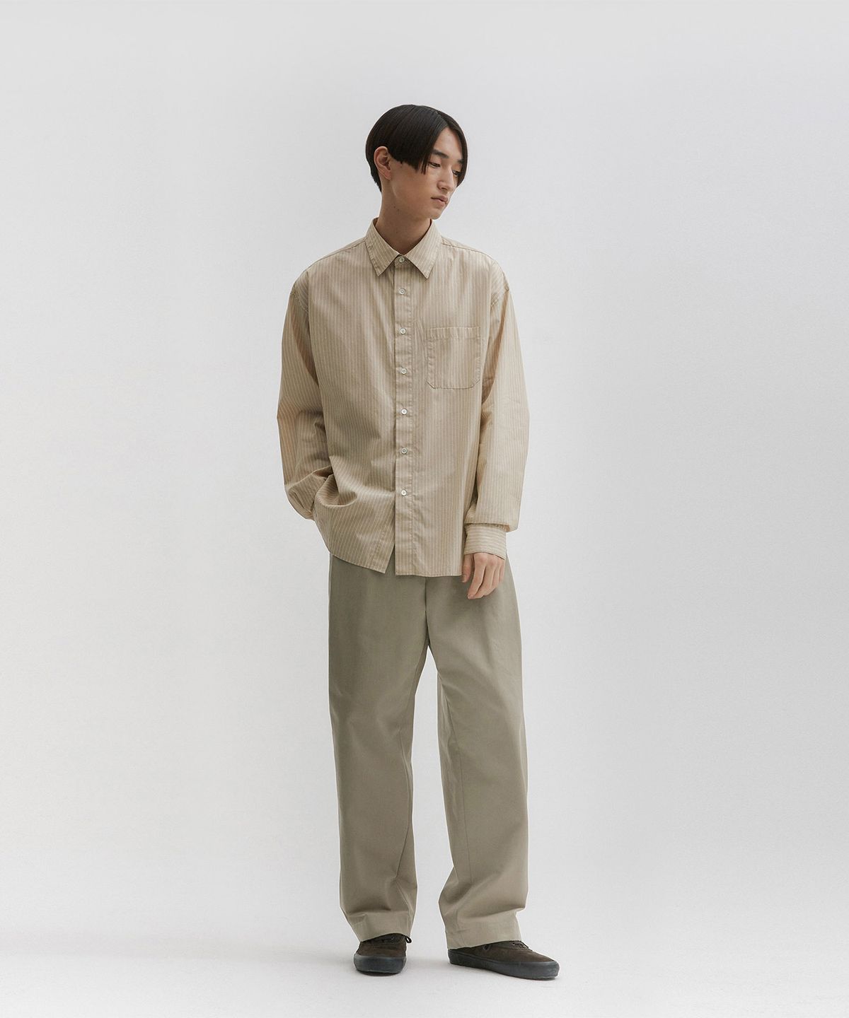 블랭크룸(BLANKROOM) 필드데이 치노스_GRAYISH BEIGE