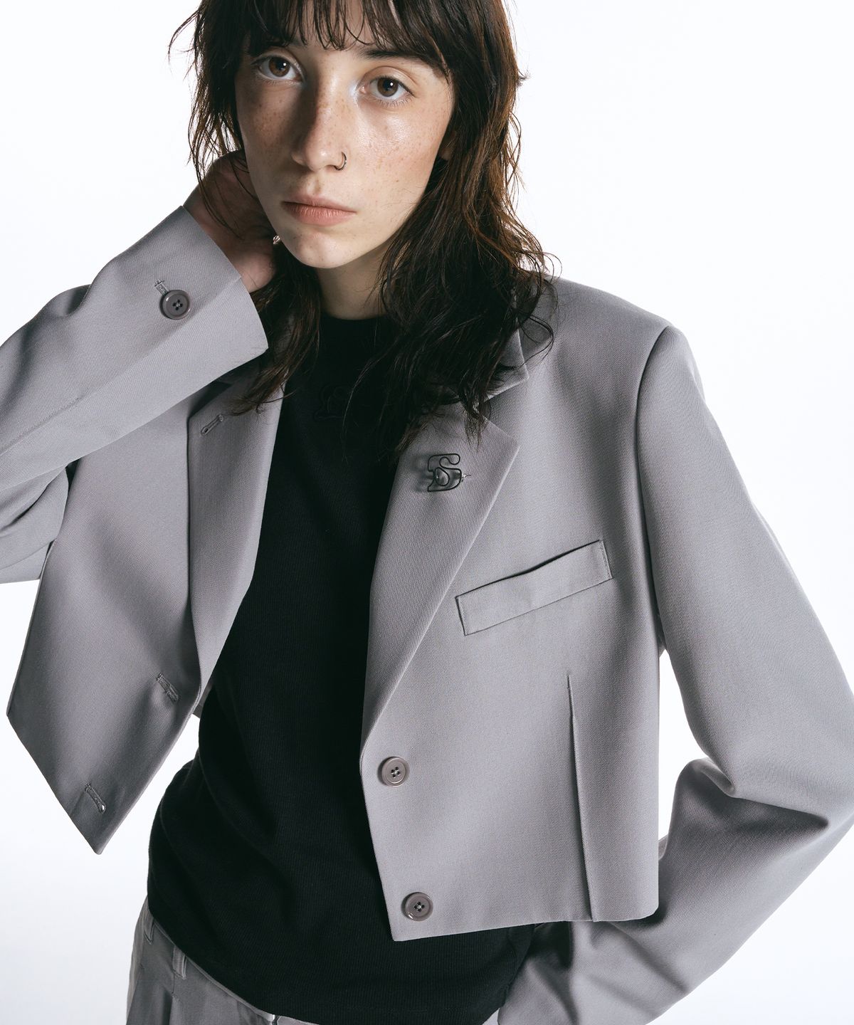인사일런스 우먼(INSILENCE WOMEN) 크롭 울 블레이저 LIGHT GREY