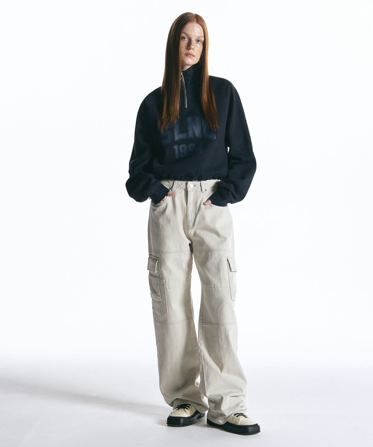인사일런스 우먼(INSILENCE WOMEN) SLNC 하프집 스웨트셔츠 NAVY