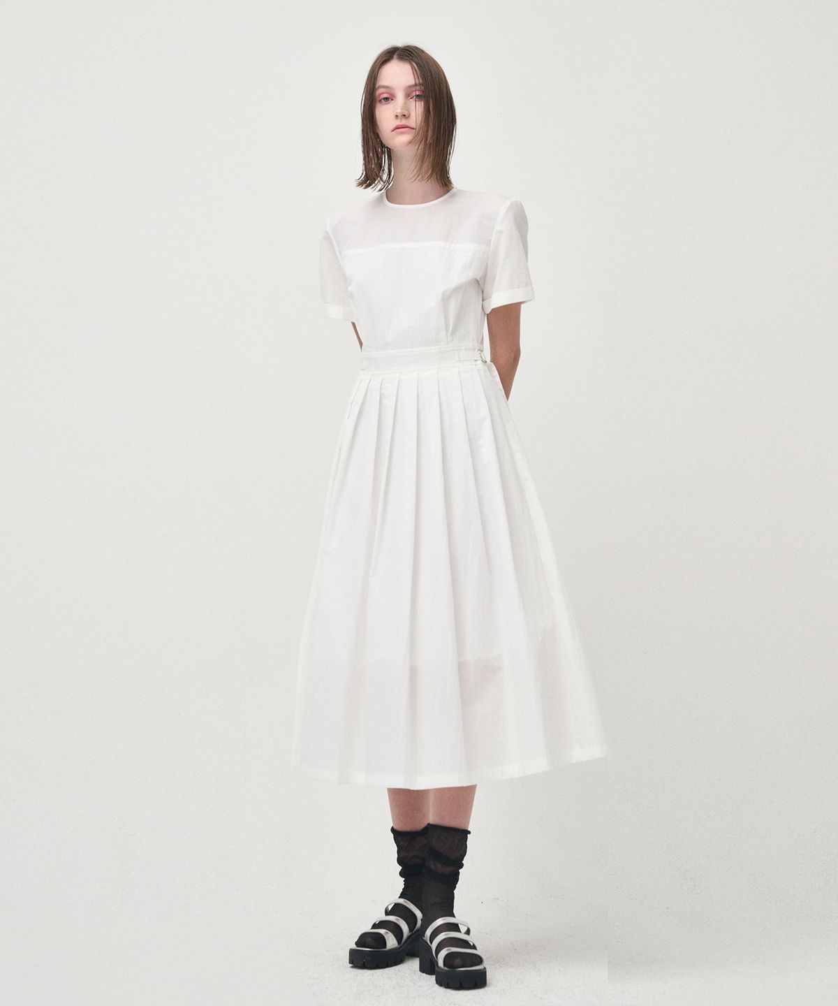 에트몽(ETMON) Half Sleeve Pleats Dress, White
