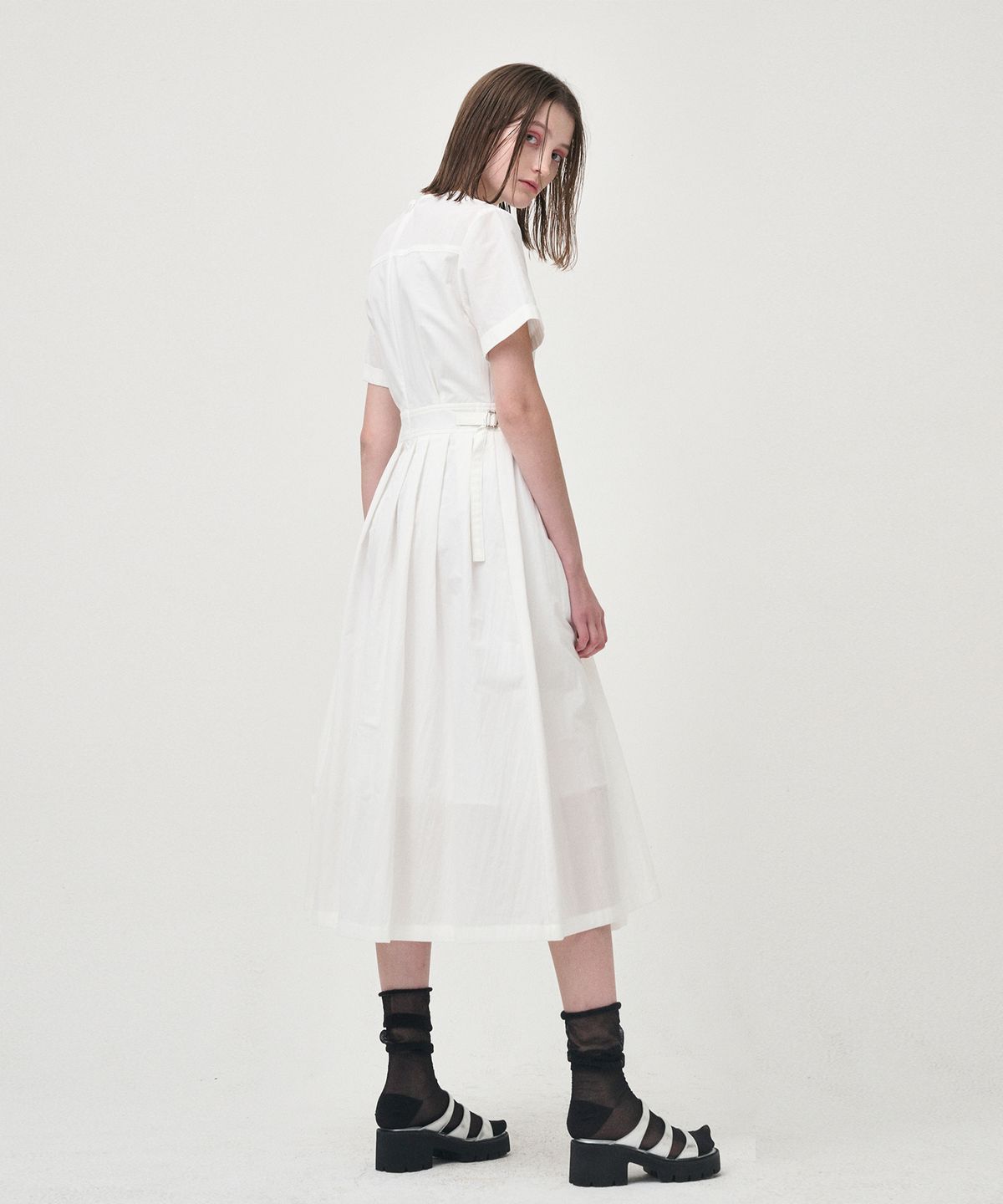 에트몽(ETMON) Half Sleeve Pleats Dress, White