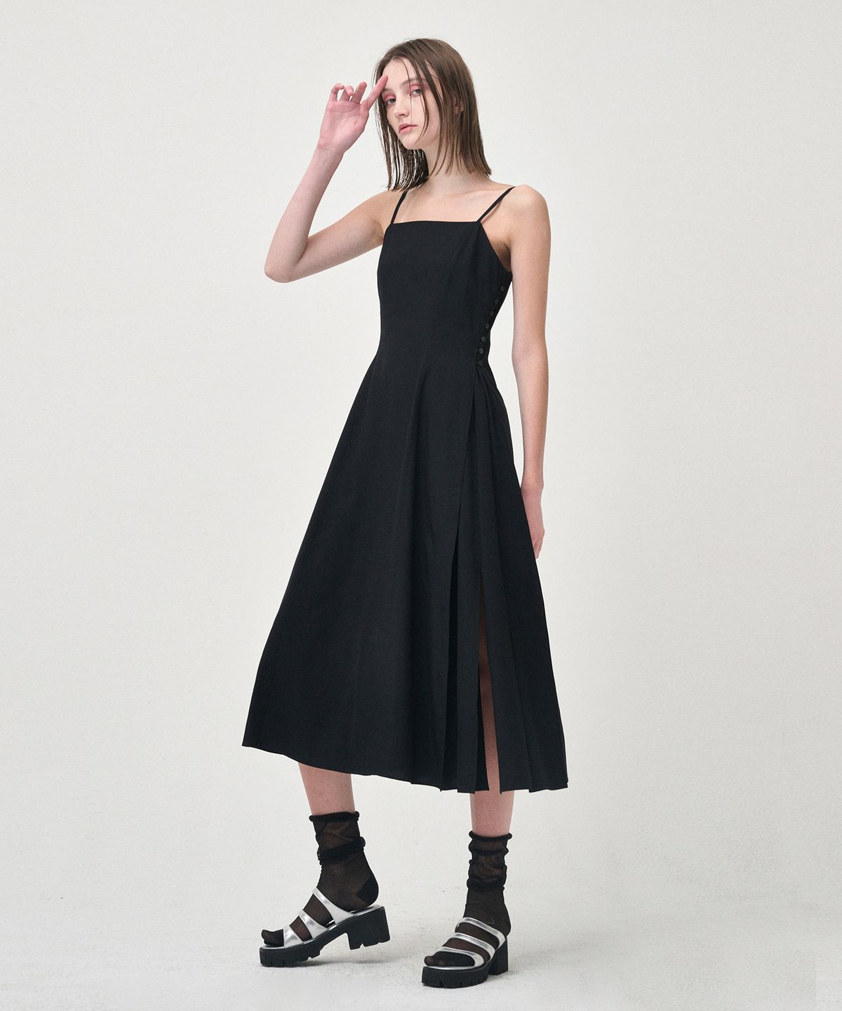 에트몽(ETMON) Slip Line Button Detail Dress, Black
