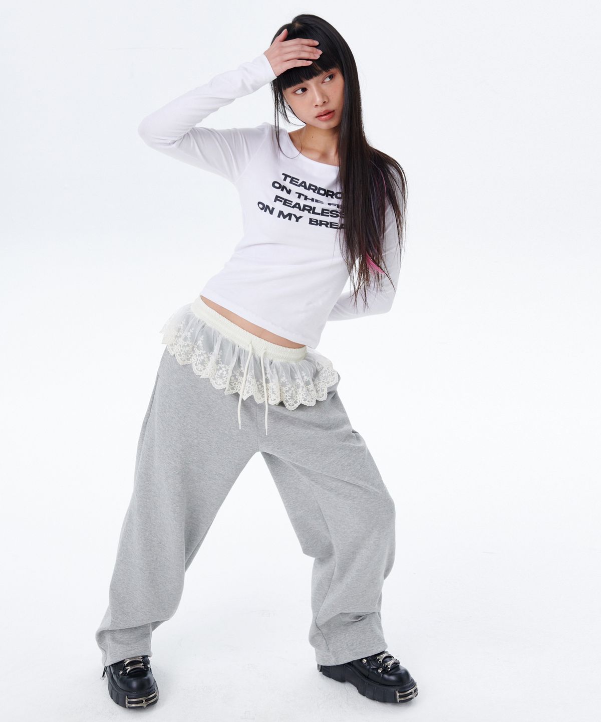 러닝하이(RUNNINGHIGH) 레터링 슬림 L/S 티 [화이트]