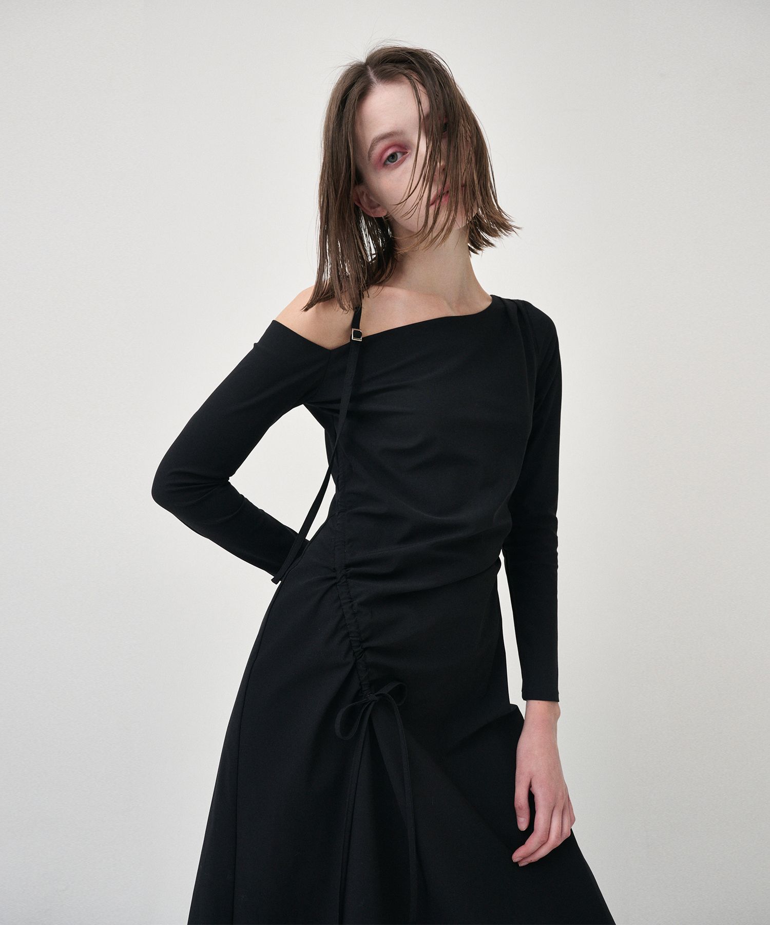 ワンピース ETMON Side Shirring Dress, Black SnatchedKnit One-Shoulder Knee Dress
