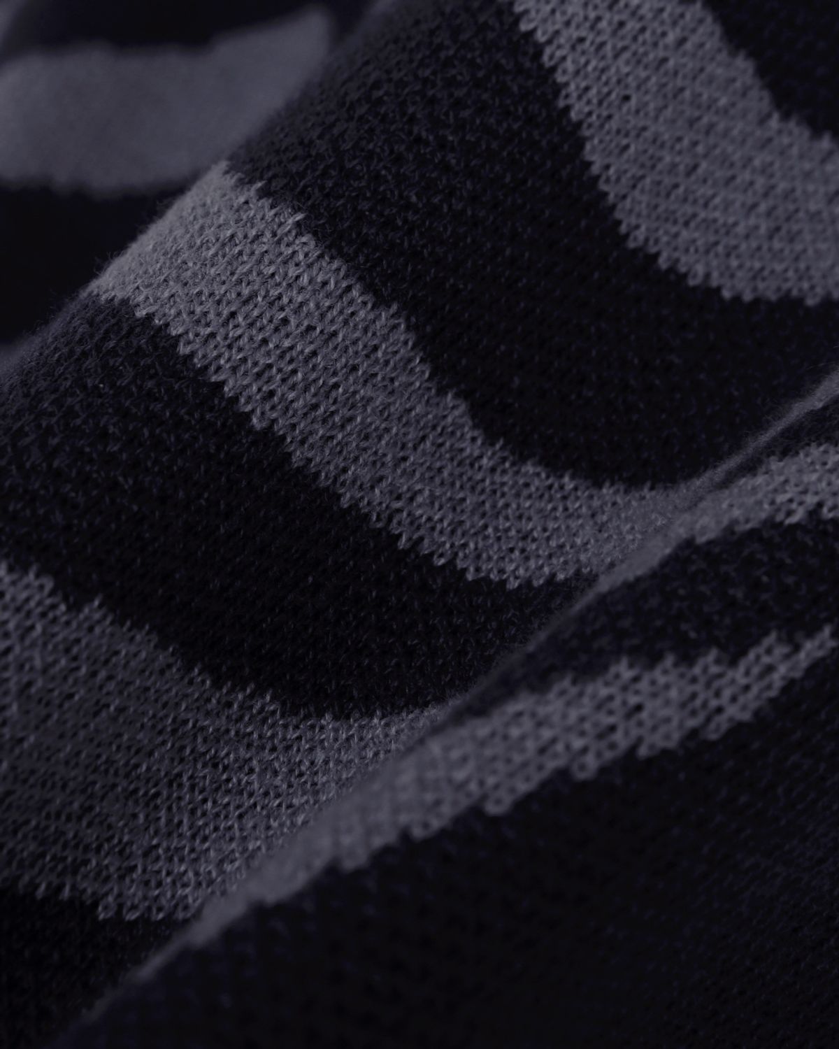 비슬로우(BESLOW) SKELETON HIGH NECK KNIT ZIP UP BLACK