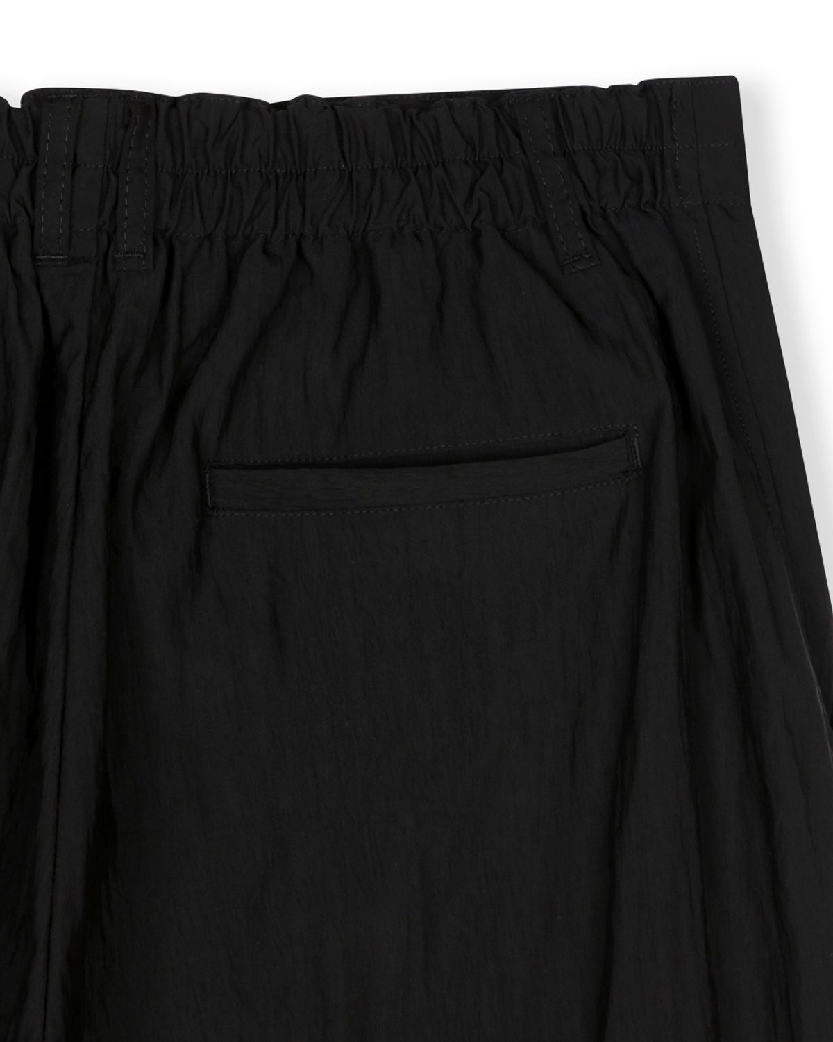 비슬로우(BESLOW) ONE TUCK TWIST SEAM BANDING PANTS BLACK