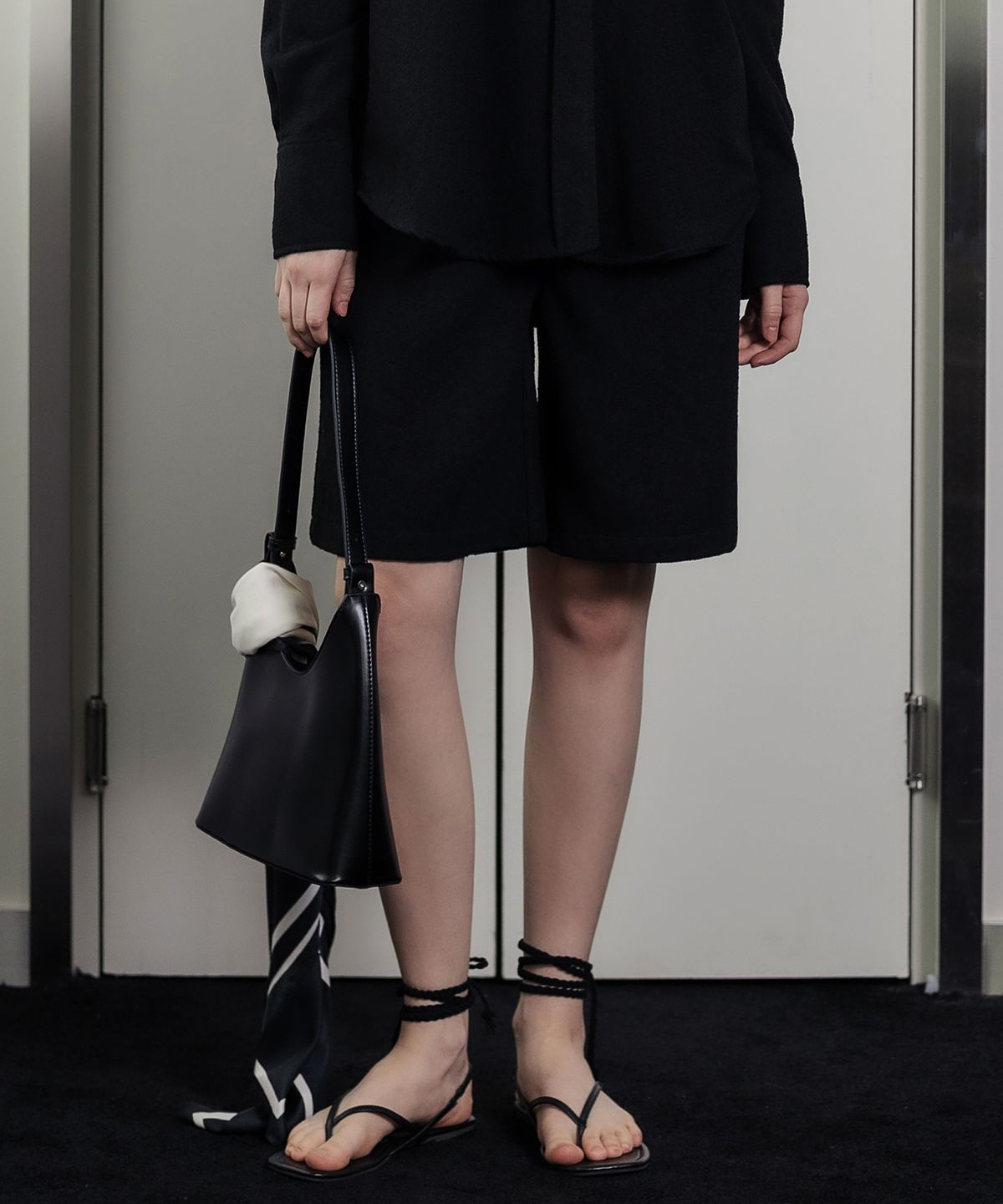 하드코어 해피니스(HARDCORE HAPPINESS) SILHOUETTE SIGNATURE BERMUDA PANTS_BLACK