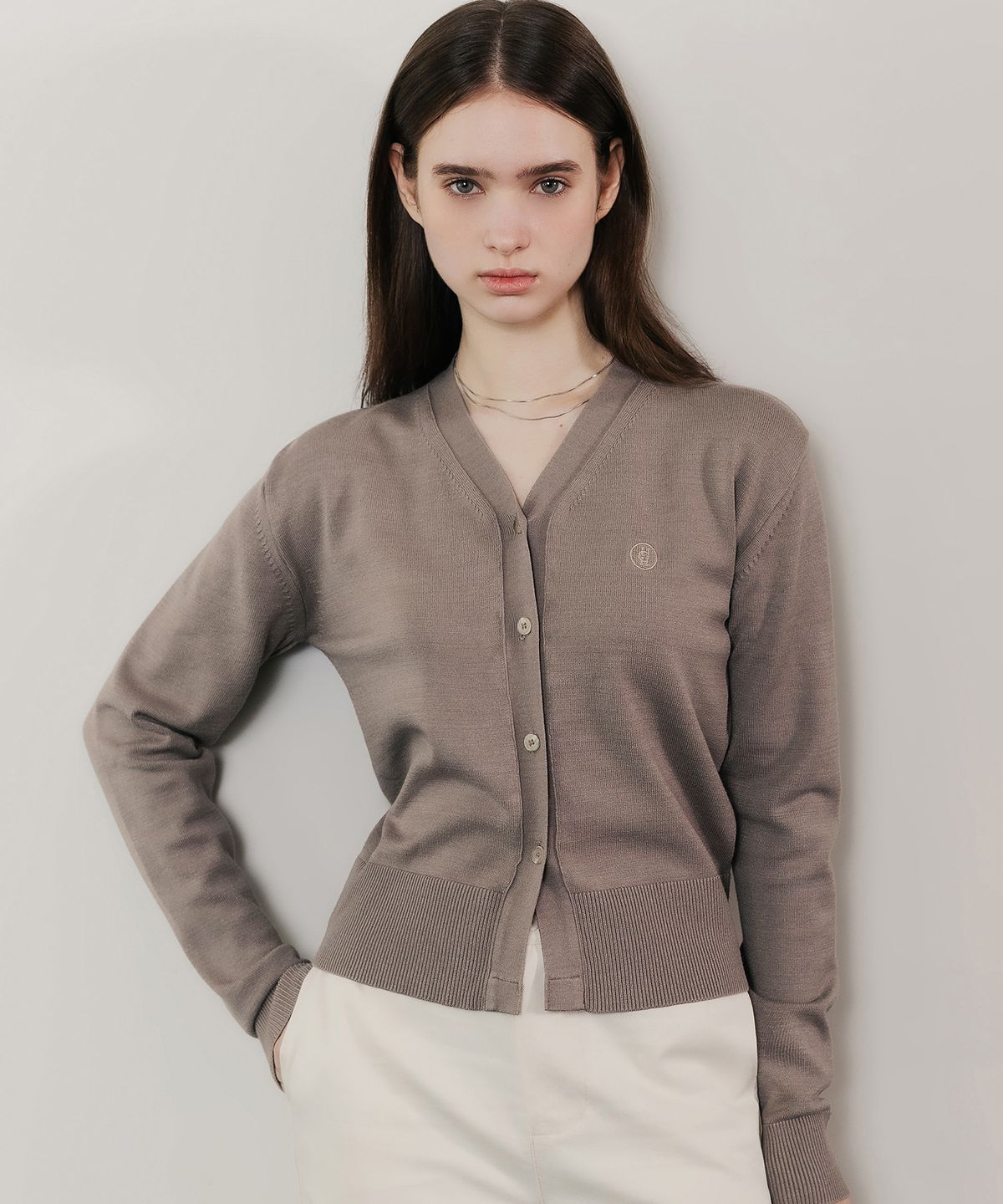 하드코어 해피니스(HARDCORE HAPPINESS) V NECK SYMBOL CARDIGAN_BEIGE GREY