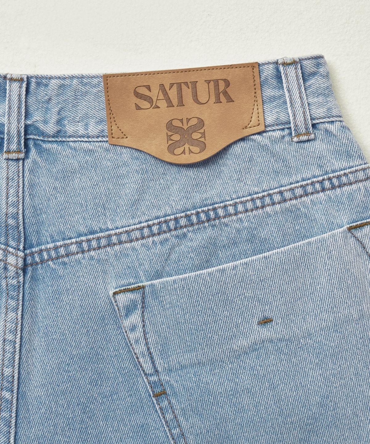 세터(SATUR) 가봉 데님 버뮤다 팬츠 라이트 블루