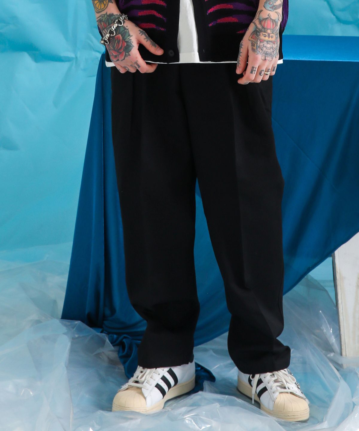 스테이지 네임(STAGE NAME) SS 투턱 실루엣 와이드 팬츠_블랙