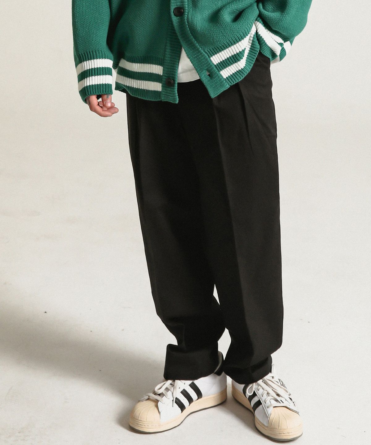 스테이지 네임(STAGE NAME) SS 투턱 실루엣 와이드 팬츠_블랙