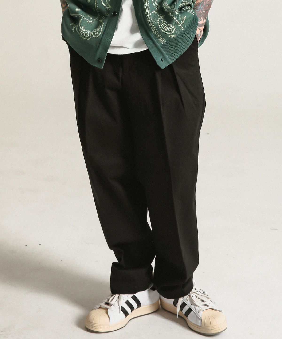 스테이지 네임(STAGE NAME) SS 투턱 실루엣 와이드 팬츠_블랙