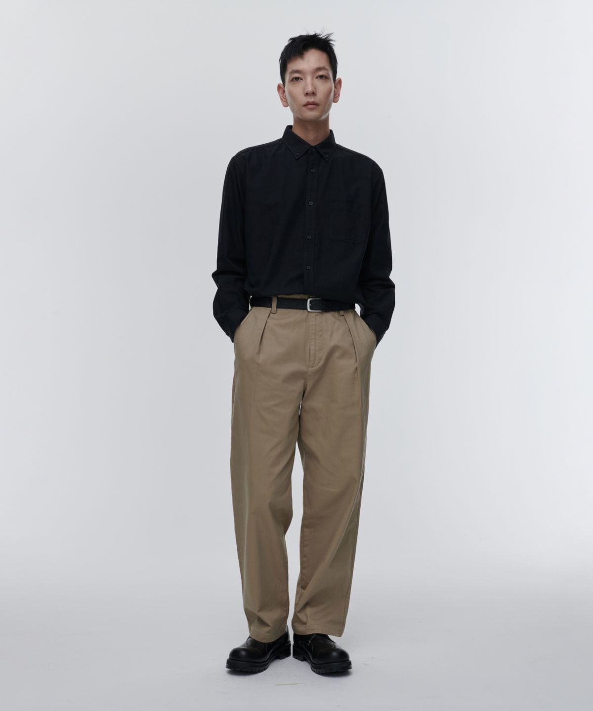 무신사 스탠다드(MUSINSA STANDARD) 리버스 원 턱 레귤러 핏 치노 팬츠 [베이지]