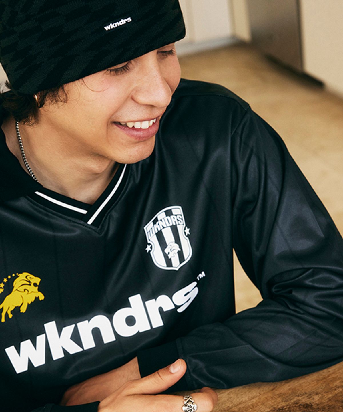 위캔더스(WKNDRS) KING SOCCER JERSEY (BLACK)