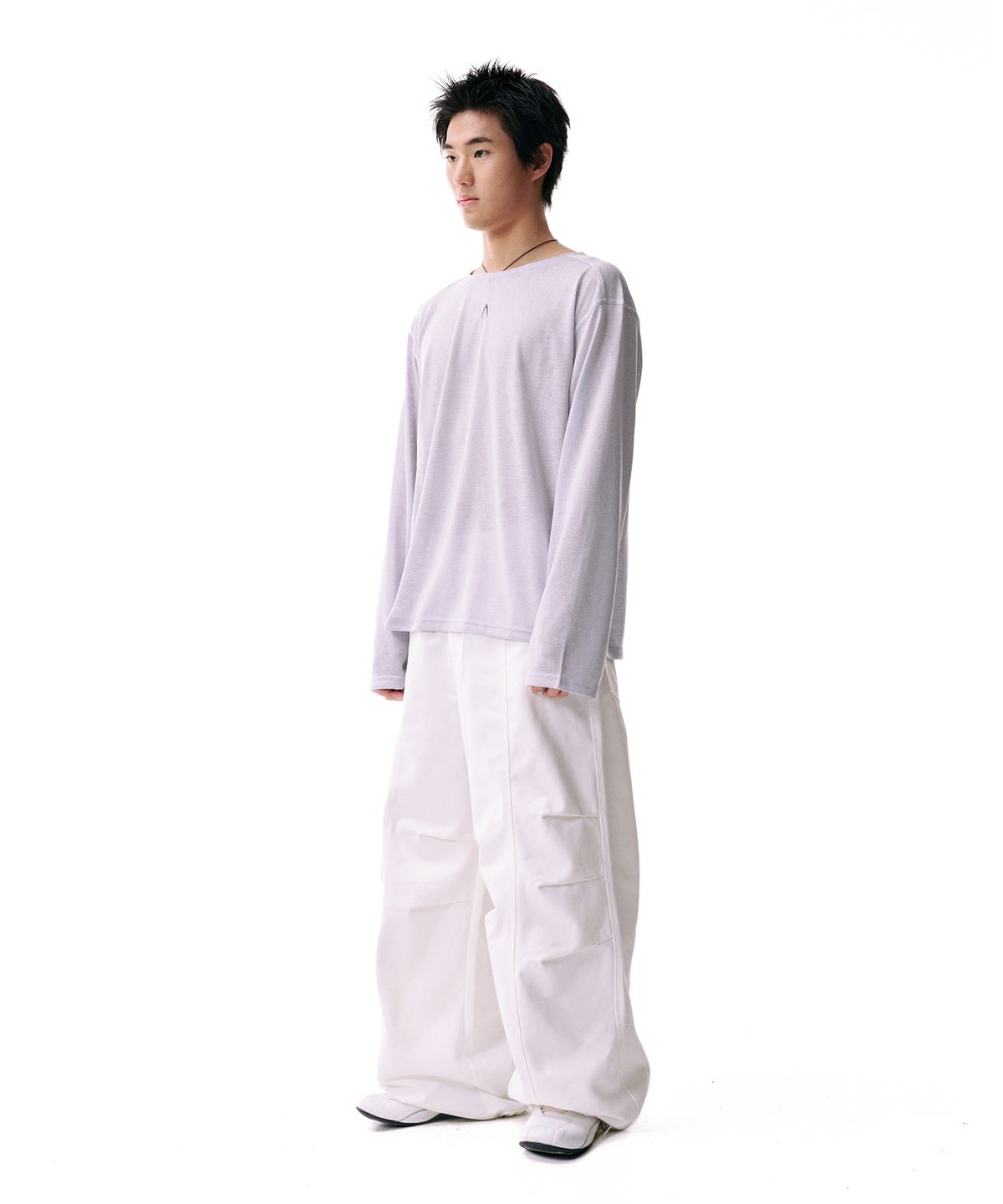 아캄(AAKAM) Knee Pin-tuck Printed Denim Pants (White)