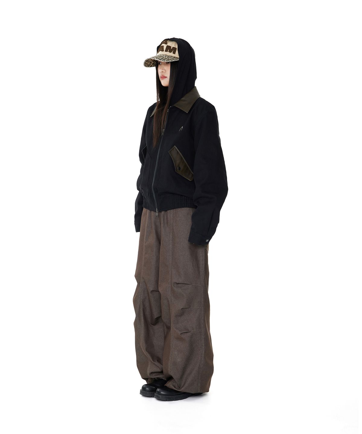 아캄(AAKAM) Knee Pin-tuck Printed Denim Pants (Brown)