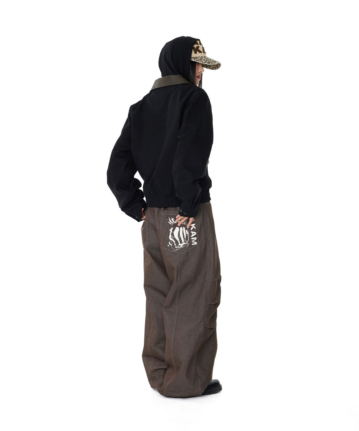 아캄(AAKAM) Knee Pin-tuck Printed Denim Pants (Brown)