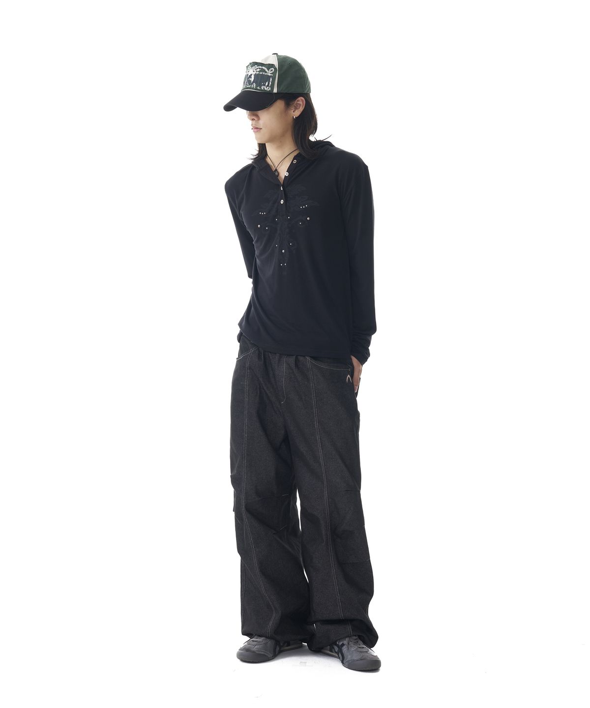 아캄(AAKAM) Knee Pin-tuck Printed Denim Pants (Black)
