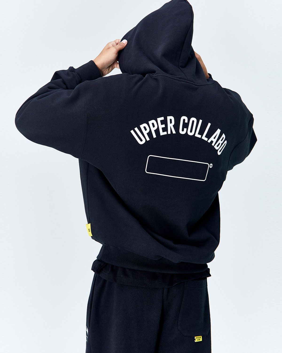 어퍼콜라보(UPPERCOLLABO) 블랭크 후디 블랙