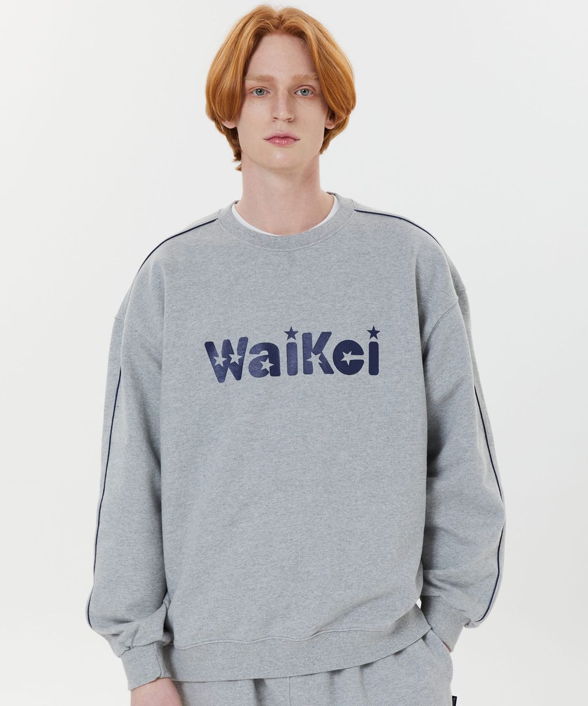 와이케이(WAIKEI) 파이핑 스타 로고 맨투맨 그레이