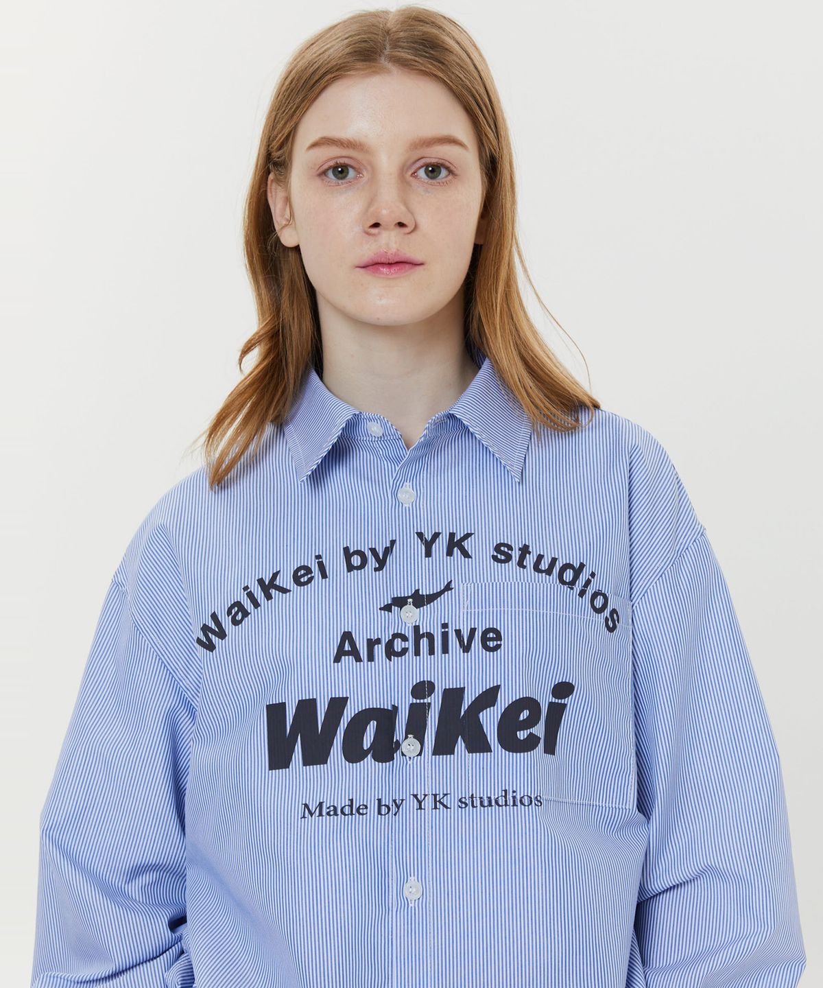 와이케이(WAIKEI) 아치 로고 스트라이프 셔츠 블루