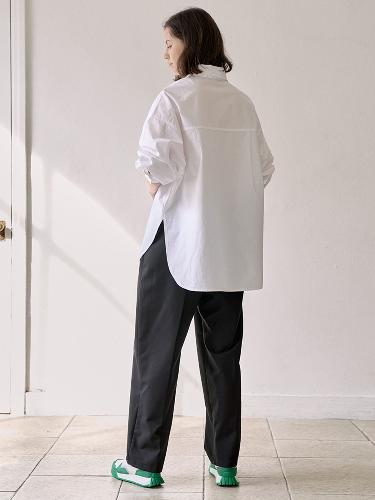 아방(AVANT-G) Boy-fit Unbalanced Washing Shirt - WHITE