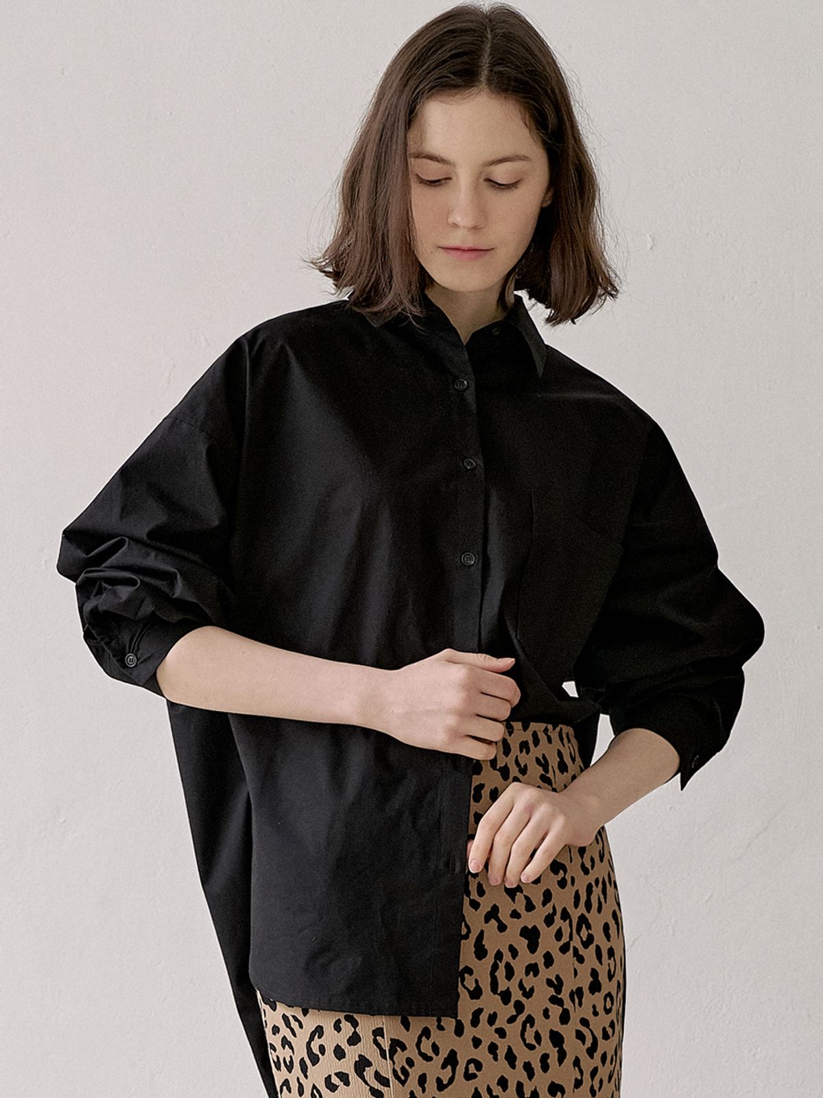 아방(AVANT-G) Boy-fit Unbalanced Washing Shirt - BLACK