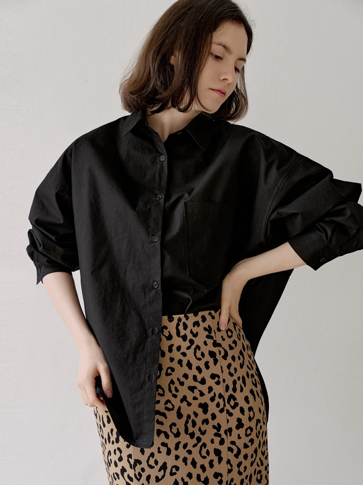 아방(AVANT-G) Boy-fit Unbalanced Washing Shirt - BLACK