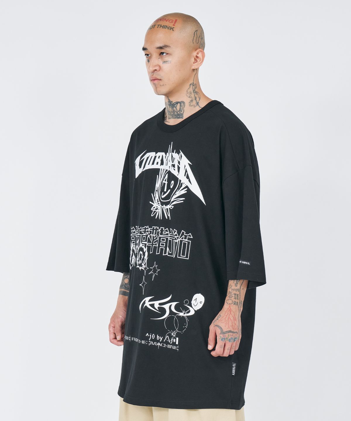 아조바이아조(AJOBYAJO) [PBA] AJO Collage T-Shirt [BLACK]