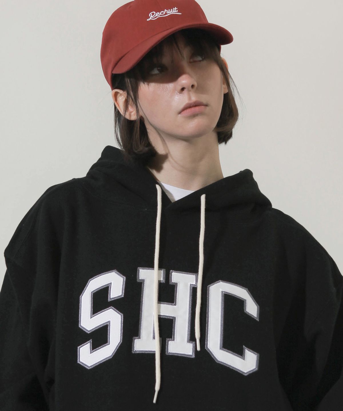 선데이하비클럽(SUNDAY HOBBY CLUB) SHC 로고 후디-블랙
