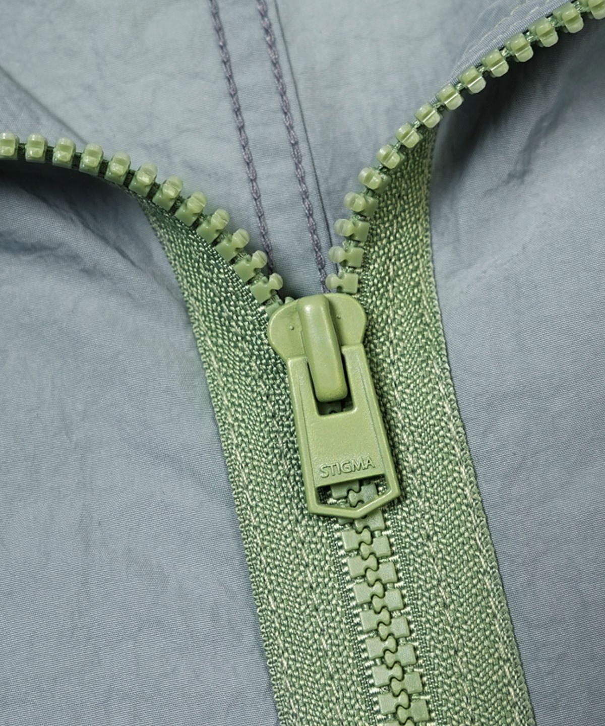스티그마(STIGMA) 23 STITCHED WINDBREAKER GREY
