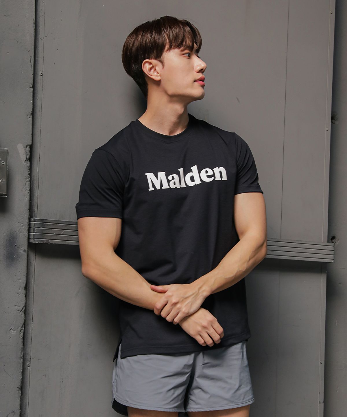 몰든(MALDEN) 에어리즈 로고 반팔 티셔츠